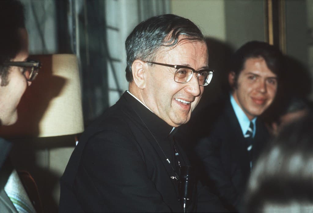 Um Santo para os Nossos Tempos: São Josemaria Escrivá