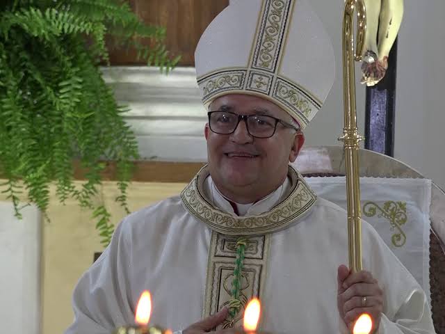 O que significa a palavra DOM antes do nome do Bispo?